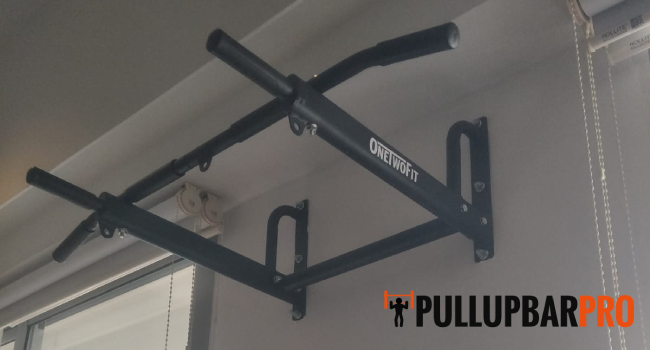 wall-mounted-pull-up-bar-installation-pull-up-bar-singapore-novena-landed-1